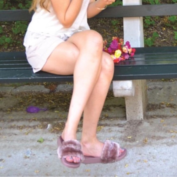 NIB Mauve Blush Furry Fuzzy Slip On Slides - Picture 6 of 8